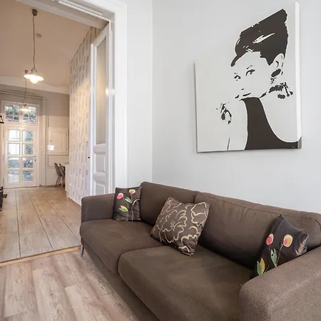 Apartment Bpr Castle Hill With Garden *