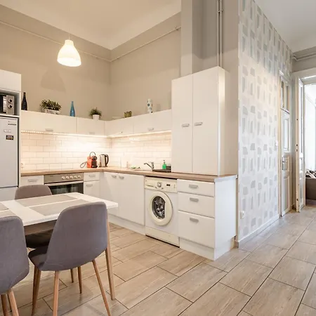 Apartment Bpr Castle Hill With Garden Budapest