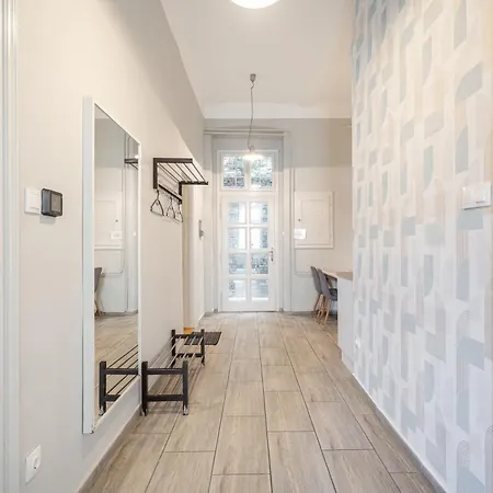 Apartment Bpr Castle Hill With Garden