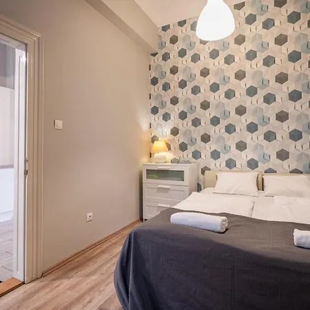 Bpr Castle Hill With Garden * بودابست