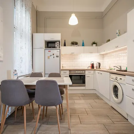 Bpr Castle Hill With Garden *