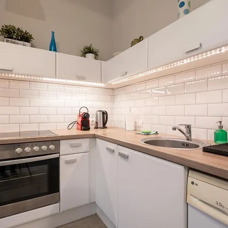 Bpr Castle Hill With Garden * بودابست